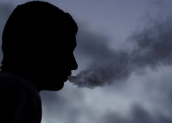 ‘Sigara içenlerde Kovid-19 riskinin düşük olduğunu savunan bilim insanları, tütün endüstrisinden para aldı’