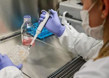 Sağlık Bakanlığı, röntgen ve laboratuvar teknisyenlerine ödenen nöbet ücretlerini geri istiyor