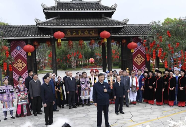 Xi Jinping: Yoksulluğun azaltılmasında kimse geride kalmayacak