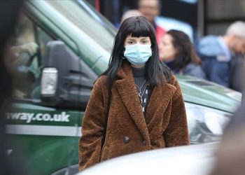 Corona virüse yakalanan her üç kişiden birinin ‘psikolojisi bozuldu’