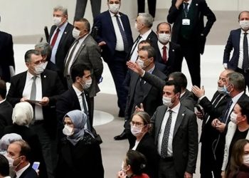 AKP, “RED” çıkan oylamayı kabul etmedi, ikinci kez oylama yaptırdı