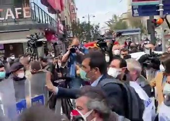 Sağlık çalışanlarının “Ölümleri durdurun” eylemine polislerden sert müdahale