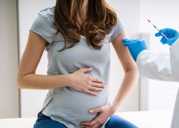 35 bin kişilik araştırma: Covid-19 aşısı hamileler için güvenilir