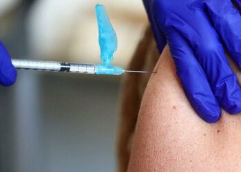 Biontech aşısında 2. doza erteleme tepki çekti