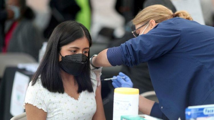 ABD’li uzmanlar açıkladı: Corona aşılarında yan etki kadınlarda daha çok görülüyor