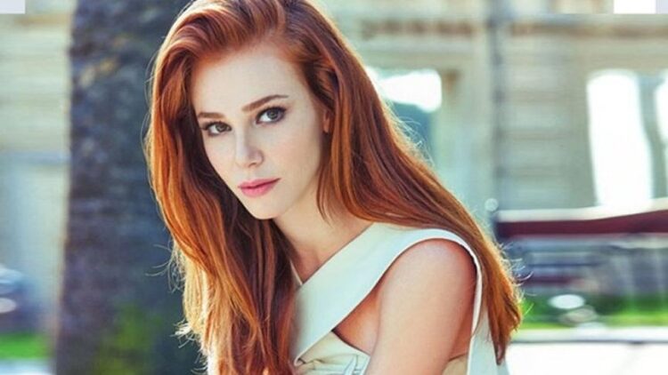 Elçin Sangu’dan aşı eleştirisi