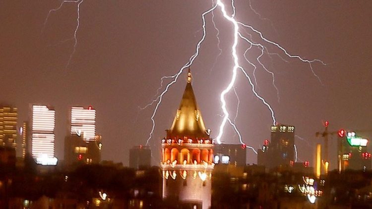 İstanbul için gece şiddetli yağış uyarısı