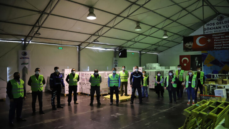 Kartal Belediyesi’nden ihtiyaç sahibi ailelere gıda yardımı