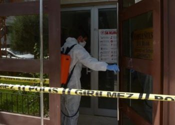 Hasta ziyaretine gitti, 42 kişiye virüs bulaştırdı