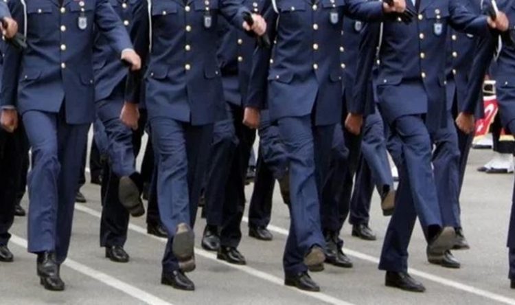 TSK’de bu kez ‘yeşil takkeliler’: Camide olay çıkardılar