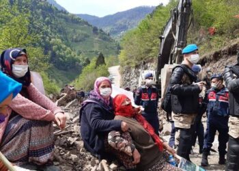 Rize’de Cengiz’e karşı direnişe müdahale: Gözaltılar var