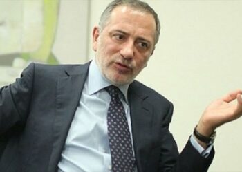 Fatih Altaylı neden üstünü tamamen çıkartarak aşı oldu. Hayranları neden büyük hayal kırıklığı yaşadı