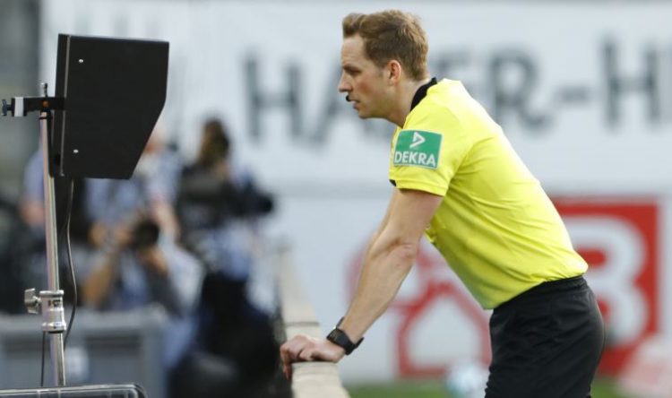 FIFA, otomatik ofsayt sistemini 2022’de uygulamaya hazırlanıyor