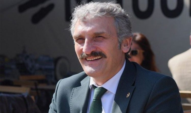 AKP Milletvekili Ahmet Hamdi Çamlı: “Laiklik masaya yatırılması gereken anayasal bir problemdir”