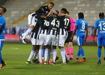 Erzurumspor’u 4-2 yenen Beşiktaş zirvede arayı açıyor