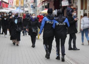 Pandeminin bitmesi için toplumun ne kadarı bağışıklık kazanmalı?