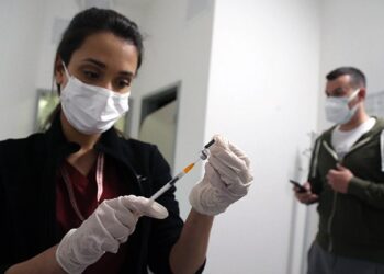 Aşılama başladı ancak randevu yok