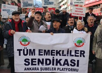 Emekli Sendikaları 30 Nisan’da kapatılmak isteniyor.