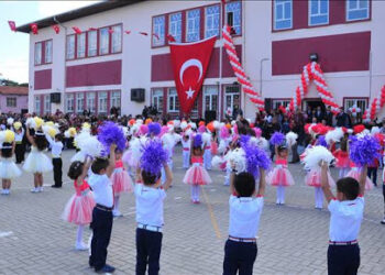 Okullarda 23 Nisan kutlamaları yapılabilmesi için ‘yüz yüze’ kriteri getirildi