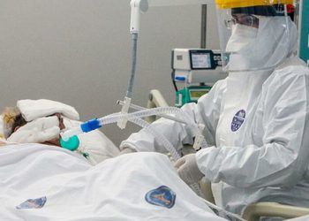 Anne ve kızı aynı gün coronadan öldü