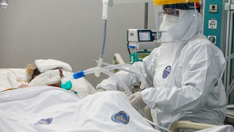 Anne ve kızı aynı gün coronadan öldü