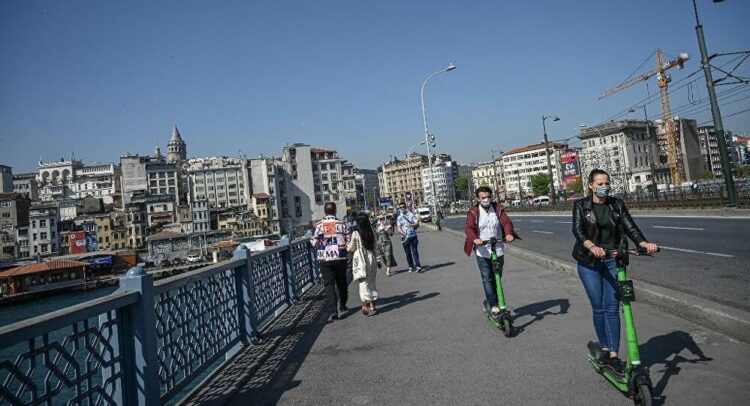 Prof. Küçükosmanoğlu: ‘Aç-kapa’ yaparak bu salgını engellemek mümkün değil