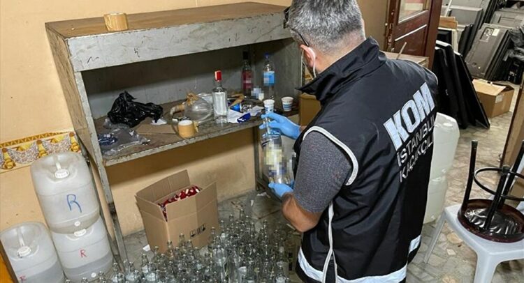 İstanbul’da 2 bin 162 litre sahte içki ele geçirildi
