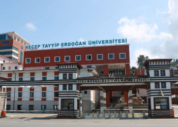 Resmi Gazete’de yayımlandı! 10 üniversiteye yeni fakülte