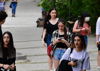 Anket: Son seçimde yaşı tutmadığı için oy kullanamayan seçmenin parti tercihi ne?