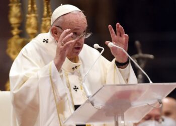 Papa, Covid aşılarının patentinden feragat edilmesini istedi: Bireycilik terk edilmeli