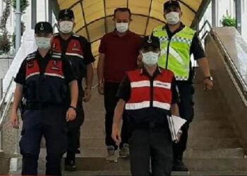 25 yıl kesinleşmiş cezası olan hükümlü, tek yumurta ikizinin kimliğiyle 10 yıl kaçmış