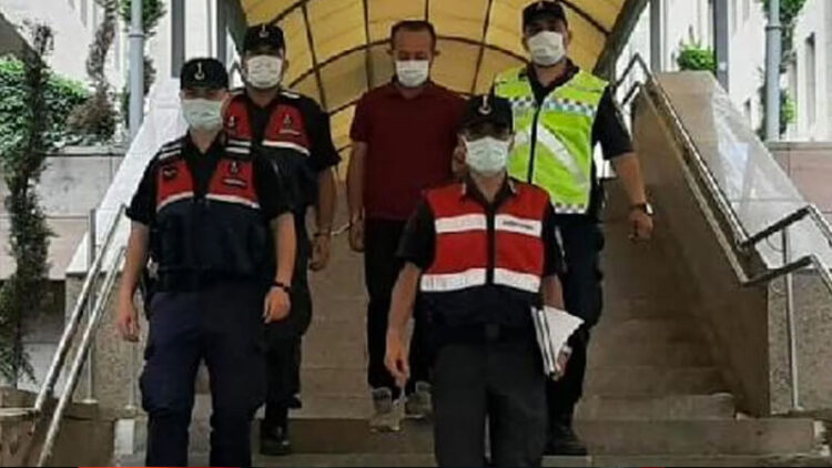 25 yıl kesinleşmiş cezası olan hükümlü, tek yumurta ikizinin kimliğiyle 10 yıl kaçmış