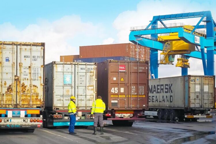 Tam kapanma yok fazla mesai var