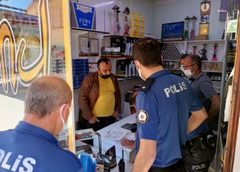 Kapatılmak istenen tütüncü itiraz edince gözaltına alındı…