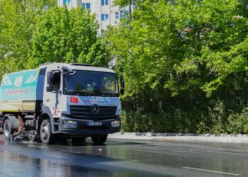 Esenyurt sokaklarında bayram öncesi çalışma