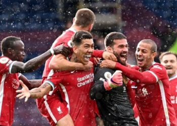 Liverpool kalecisi Alisson Becker 90+5’te attığı golle tarihe geçti