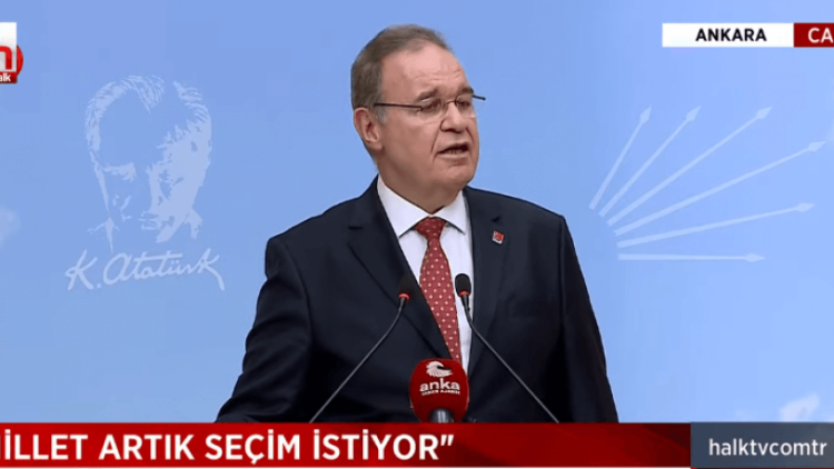 Faik Öztrak: Bekçiler, polisler camiyi basmış, biber gazı sıkıyor! Burası işgal altındaki Kudüs mü?