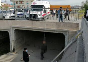 İstanbul’da köprünün korkuluklarına asılı ceset bulundu!
