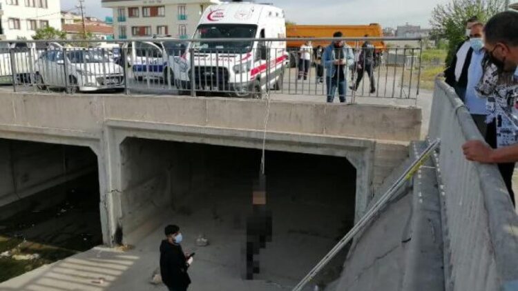 İstanbul’da köprünün korkuluklarına asılı ceset bulundu!