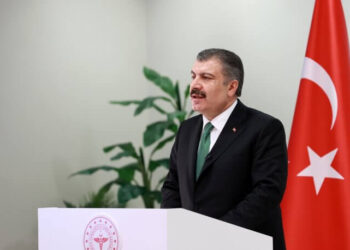 Skandal hatanın ardından Fahrettin Koca vaka sayısı düşen illeri yeniden paylaştı