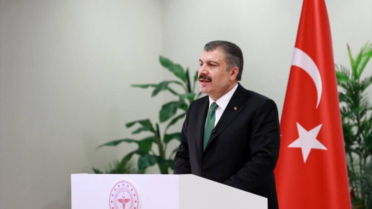 Skandal hatanın ardından Fahrettin Koca vaka sayısı düşen illeri yeniden paylaştı