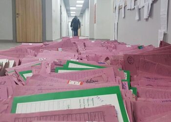 Emin Çölaşan bekleyen icra dosyalarının sayısını açıkladı: Rakama bakar mısınız!