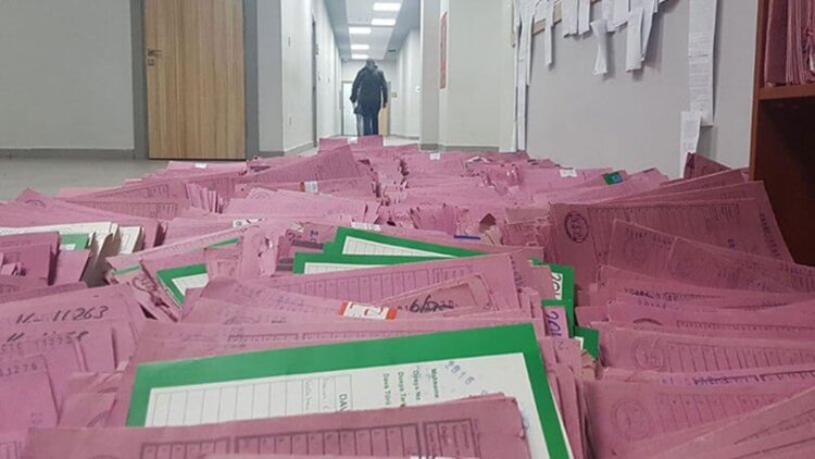 Emin Çölaşan bekleyen icra dosyalarının sayısını açıkladı: Rakama bakar mısınız!