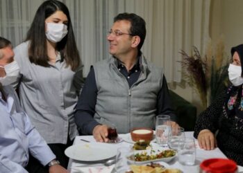 İmamoğlu, Mazbatasının elinden alındığı gün iftara gittiği evde orucunu açtı