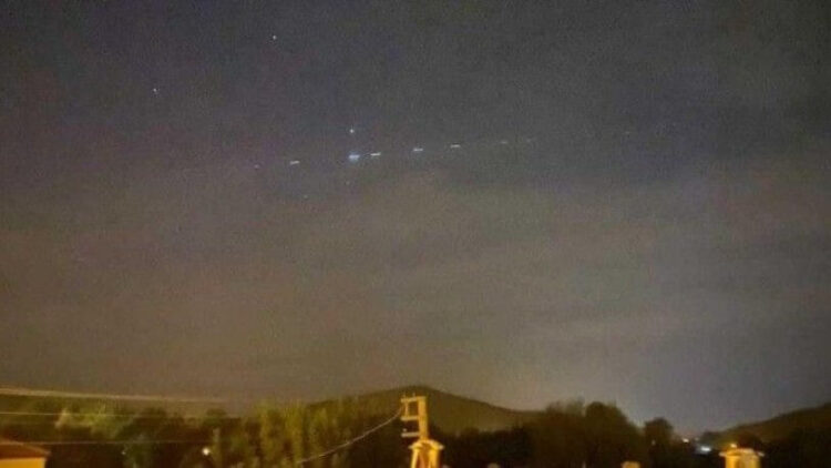 Bakan Varank, gökyüzündeki esrarengiz ışıkların sebebini açıkladı