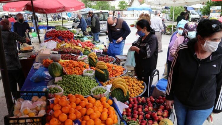 Türkiye pazarlara akın etti! İşte satılan ürünler ve pazar yeri kuralları…