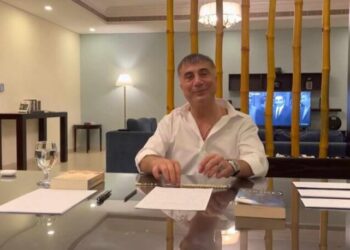 Sedat Peker ‘AKP’li bir vekilin ricasıyla Hürriyet’i bastırdım’ demişti: Oklar kimi gösteriyor?