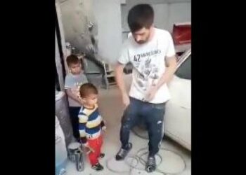 Cebindekileri çıkarıp isyan etti: Erdoğan’dan başkasına oy vermedim