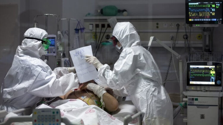 Hemşireler isyan etti: ‘Minnettarız’ sözlerine inanmıyoruz, haklarımızı istiyoruz