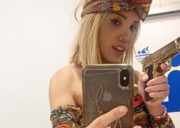 Ciciş Esra Ersoy eline silahı aldı: Kudüs’e gitmek istiyorum